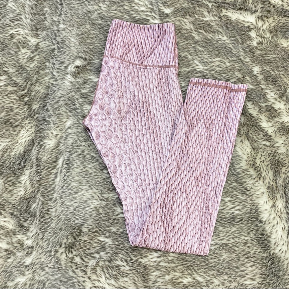 Noli Yoga Pants 7/8 lavender Snake Print